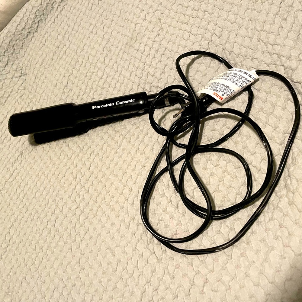 Babyliss Pro Ceramic Porcelain 1 in. Flat Iron